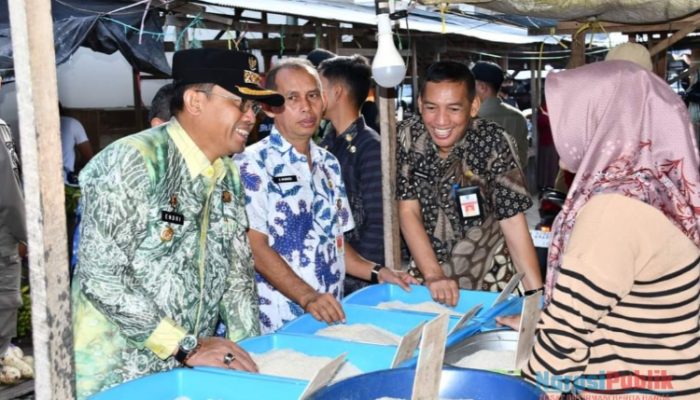 Jelang Peringatan Maulid, Pj Bupati HSS Pantau Ketersediaan dan Harga Bahan Pokok