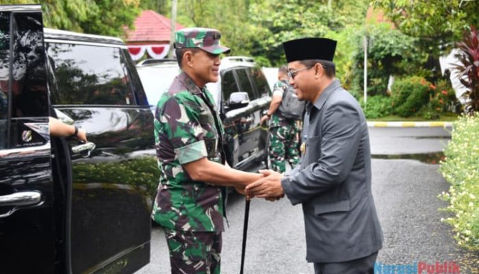 Kunjungi Bumi Rakat Mufakat, Pj Bupati HSS Sambut Kedatangan Pangdam VI Mulawarman