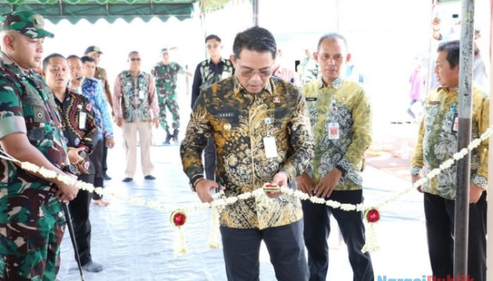Tingkatkan Produksi Pertanian, Pj Bupati HSS Resmikan Rumah RMU Desa Siang Gantung