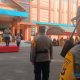 Kapolres HSS, AKBP Muhammad Yakin Rusdi saat memimpin apel pergeseran pasukan pengamanan tahapan pemungutan dan penghitungan suara Pilkada 2024. (Foto : Narasi Publik)