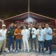 Pj Bupati HSS, Endri bersama Forkopimda usai bernyanyi bersama band Kerispatih di acara pesta rakyat Harjad ke-74 Kabupaten HSS. (Foto : Narasi Publik)
