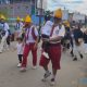 Peserta jalan sehat Harjad ke-59 Kabupaten Tapin menggunakan kostum unik bertemakan sekolah dasar. (Foto : Narasi Publik)