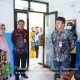 Pj Bupati Tapin, Muhammad Syarifuddin saat meninjau kesiapan Puskesmas Banua Padang jelang pelaksanaan Haul ke-20 Guru Sekumpul Martapura. (Foto : Prokopim Tapin)