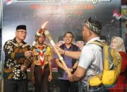Peringati Perang Palagan, Ratusan Warga Daha Ikuti Kirab Obor DHC 45 HSS