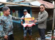 Pemkab HSS Salurkan Bantuan Untuk Warga Terdampak Banjir di Kalumpang