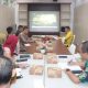 kegiatan FGD Pemkab HSS yang membahas strategi efektivitas pengelolaan sampah. (Foto : Kominfo HSS)