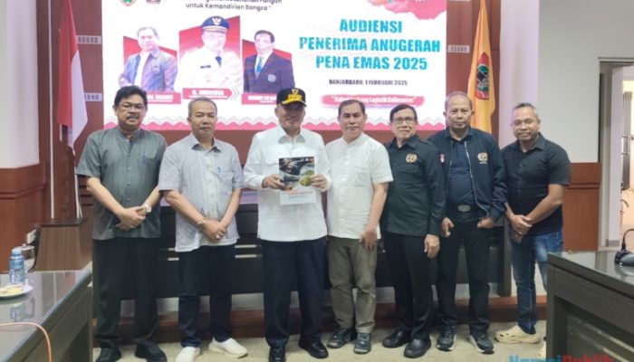 Konsisten Terhadap Kemajuan Dunia Pers, PWI Anugerahi Gubernur Kalsel Pena Emas di Puncak HPN 2025