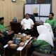 Ketua DPRD HSS, Akhmad Fahmi menerima kunjungan silaturahmi anggota Forum Guru Madrasah Indonesia Kabupaten HSS. (Foto : Narasi Publik)
