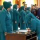 Ketua TP PKK Provinsi Kalsel, Fathul Jannah Muhidin melantik Hj. Mustaidah Syafrudin Noor sebagai Ketua TP PKK Kabupaten HSS periode 2025-2030. (Foto : Istimewa)