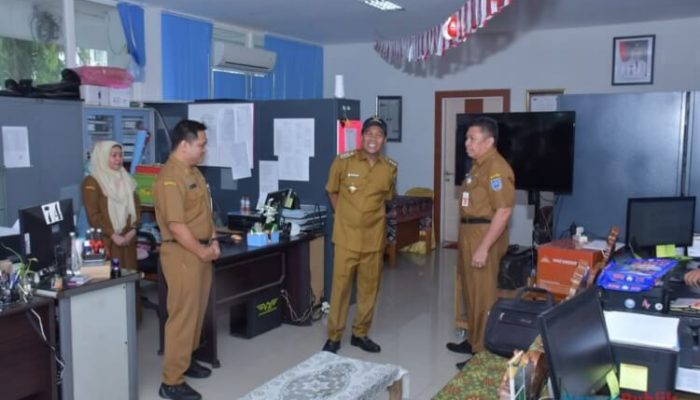 Serap Aspirasi Pegawai, Bupati Syafrudin Noor Kunjungi Ruangan Perkantoran Setda HSS