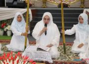 Tutup Kegiatan Tadarus, Ketua TP PKK Tapin Pimpin Khataman Al-Quran Kelompok Perempuan