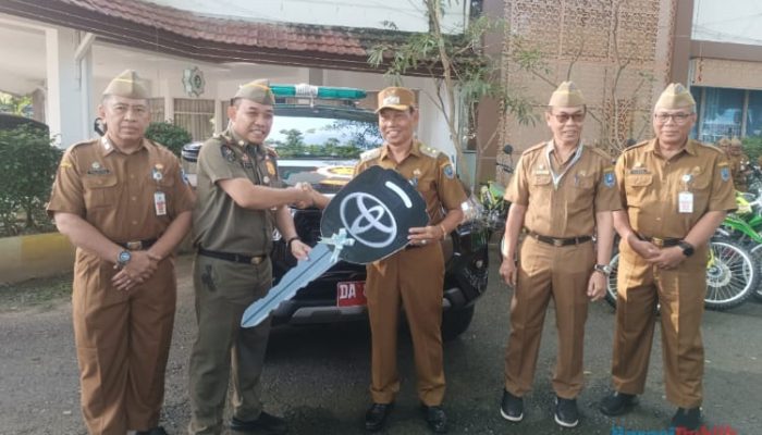 HUT Satpol PP dan Damkar, Wabup HSS Serahkan Bantuan Fasilitas Sarana Penunjang Mobilitas