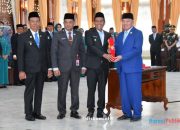 Bupati HSS Syafrudin Noor Terima SK Pengangkatan Kepala Daerah Dari Gubernur Kalsel