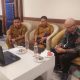 Sekda Tapin, Sufiansyah saat mengikuti rapat koordinasi pengendalian inflasi daerah 2025 bersama Kemendagri secara virtual. (Foto : Prokopim Tapin)