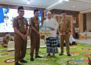 Bupati HSS Salurkan Insentif Tambahan Penghasilan Untuk Ratusan Ustadz dan Ustadzah