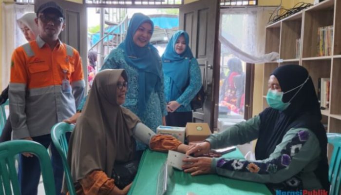 Dukung Peningkatan Kesehatan, PT AGM Gelar Pengobatan Gratis Lansia dan Berikan Makanan Tambahan Balita