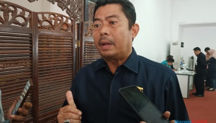 Anggota DPRD HSS Minta Jembatan Alternatif Penghubung Dua Kecamatan Yang Ambruk Diperbaiki