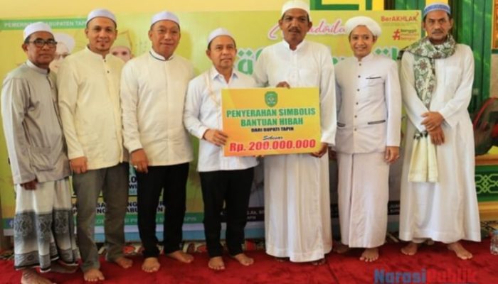 Perkuat Peran Masjid, Bupati dan Wabup Tapin Serahkan Bantuan Saat Safari Jumat