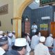 Bupati HSS, memberikan sambutan sebelum melaksanakan ibadah salat IdulAdha di Masjid Agung Taqwa Kandangan. (Foto : Diskominfo HSS)