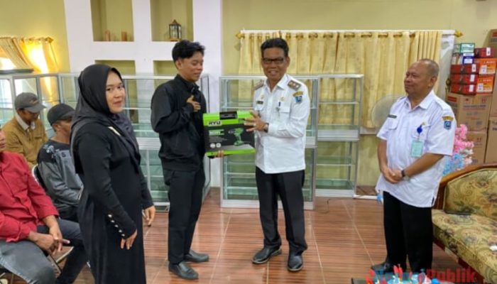 Dorong UMKM Mandiri dan Produktif, Pemkab HSS Salurkan Bantuan Peralatan Usaha