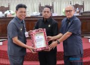 Pemkab HSS Serahkan Rancangan Perubahan KUA dan PPAS Tahun 2025 Kepada DPRD