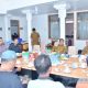 Suasana silaturahmi dan audiensi antara Bupati HSS H. Syafrudin Noor dan Wakil Bupati H. Suriani bersama pengurus Apdesi Kecamatan Loksado, di Rumah Jabatan Bupati. (Foto : Diskominfo HSS)