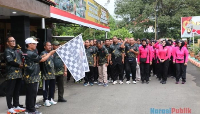 Hari Bhayangkara Ke-79, Wabup Suriani Ikuti Olahraga Bersama Polres HSS
