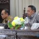 Sekda HSS, Muhammad Noor (kiri) saat menghadiri rapat paripurna DPRD HSS. (Foto : Diskominfo HSS)