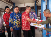 Dinsos Kapuas Salurkan Bantuan Atensi Sosial Kepada Ratusan Masyarakat