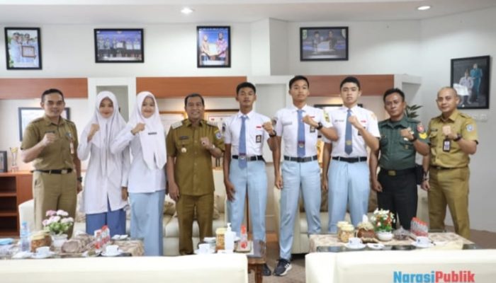 Bupati Syafrudin Noor Beri Motivasi Lima Pelajar yang Wakili HSS di Paskibra Tingkat Provinsi Kalsel