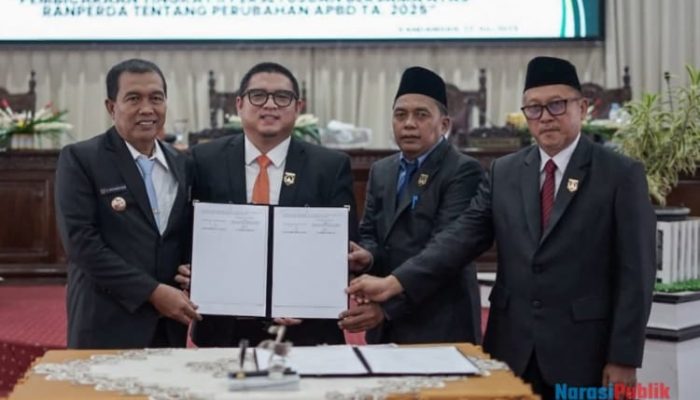 Dorong Percepatan Pembangunan Daerah, DPRD HSS Sahkan APBD Perubahan 2025
