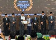 Bupati Tapin Raih Penghargaan BAZNAS Award 2025