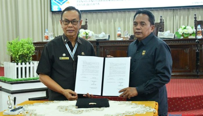 DPRD HSS Sahkan Perda Administrasi Kependudukan dan Desa Wisata