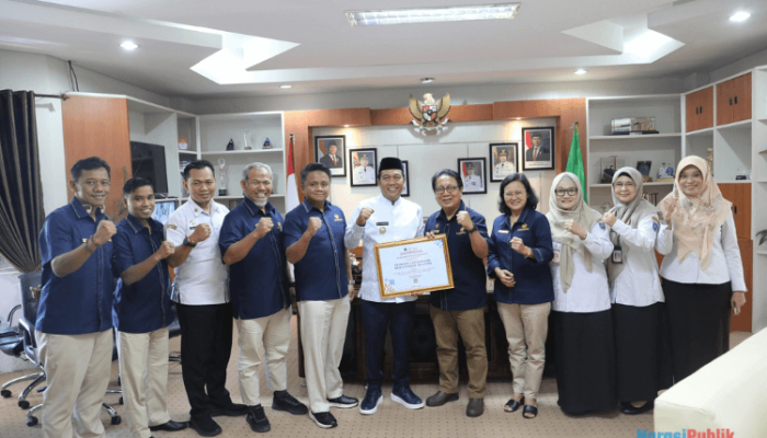 Terima Kunjungan Kanwil DJPb Kalsel, Bupati HSS Diganjar Penghargaan Tercepat Penyaluran Dana Desa