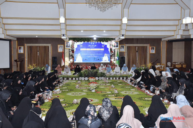 Suasana peringatan Maulid Nabi Muhammad SAW yang digelar Tim Penggerak PKK Kabupaten HSS di Pendopo Bupati. (Foto : Prokopim HSS)