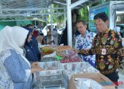 Pastikan Penuhi Kebutuhan Masyarakat, Wabup HSS Tinjau Pasar Murah di Amawang Kiri