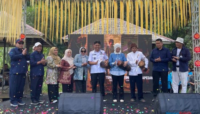 Wabup Suriani Hadiri Pembukaan Merepah Sahaja Budaya Meratus di Loksado