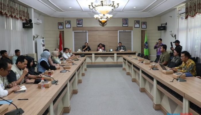 Wabup Suriani Rapat Bareng KemenPRKP, Program Rumah RITK untuk Petugas Kebersihan Dimatangkan