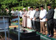Jelang Harjad Ke-75, Bupati HSS Ziarahi Makam Pendiri dan Tokoh Daerah