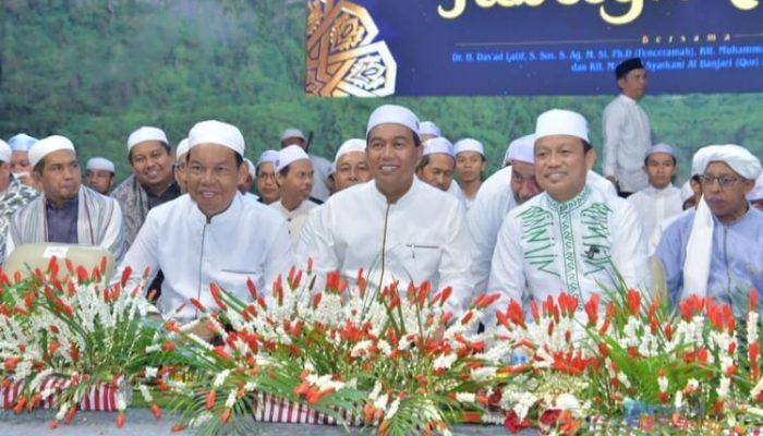 Tabligh Akbar Meriahkan Malam Penutupan HSS UMKM Expo 2025 di Kandangan