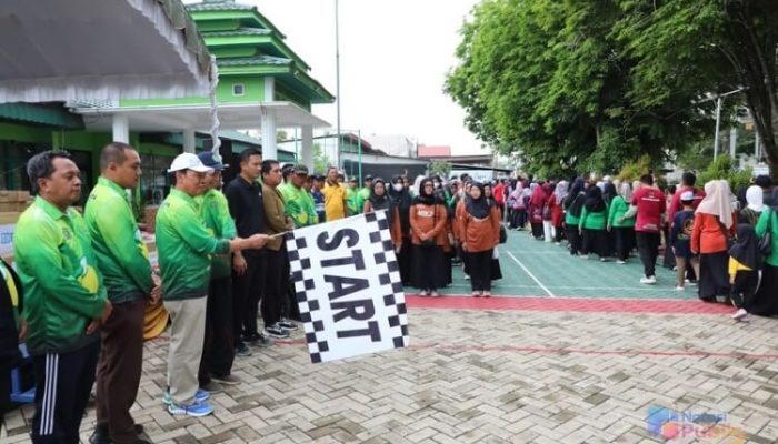 Peringati HAB ke-80, Wabup HSS Lepas Gerak Jalan Sehat Kerukunan