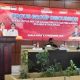 Staf Ahli Bupati Kapuas Bidang KSDM, Budi Kurniawan memberikan sambutan saat pembukaan FGD lintas sektor pencatatan perkawinan. (Foto : Istimewa)