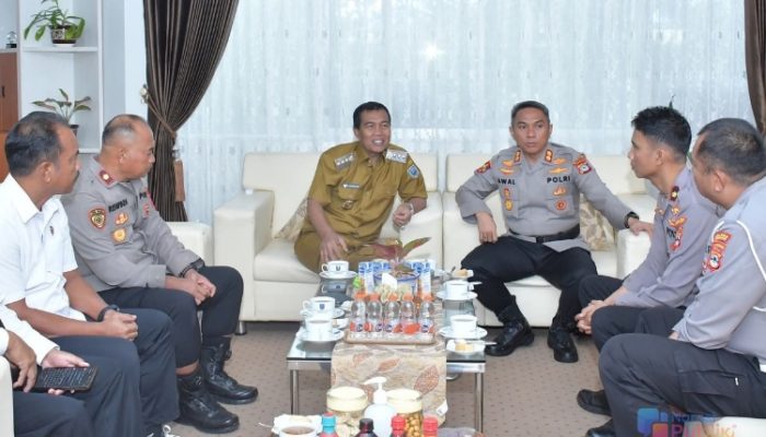Kapolres HSS Awaluddin Syam Silaturahmi ke Bupati Syafrudin Noor