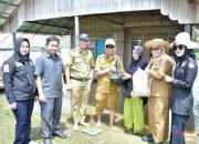 Wabup HSS Salurkan Bantuan Sembako untuk Warga Terdampak Banjir di Taniran Kubah