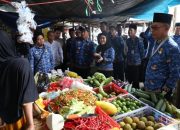 Jelang Ramadan, Bupati HSS Turun ke Pasar Pantau Harga Bahan Pokok