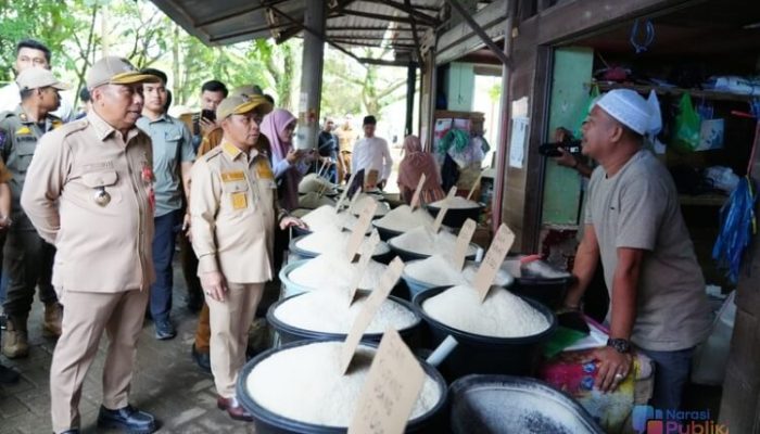 Bupati Tapin Pastikan Stok dan Harga Sembako Stabil di Bulan Ramadan