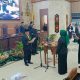 Ketua DPRD Kapuas Ardiansah memimpin prosesi pengucapan sumpah/janji Masliana sebagai PAW anggota DPRD Kapuas sisa masa Masa Jabatan 2024–2029. (Dok. Istimewa)