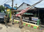 Tegakkan Aturan dan Jaga Estetika Kota, Satpol PP HSS Tertibkan Spanduk Liar