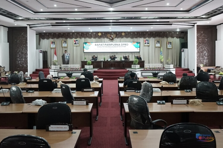 Rapat paripurna DPRD HSS tentang pandangan umum fraksi terhadap Ranperda RTRW. (Dok. Istimewa)