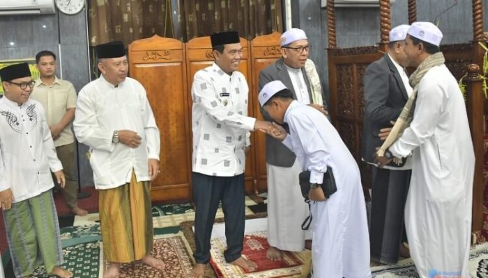 Bupati HSS Salat Idul Fitri di Masjid Agung Taqwa, Ajak Perkuat Kebersamaan
